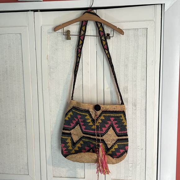 Free People Clover Drawstring Straw Bucket Bag - Picture 2 of 7
